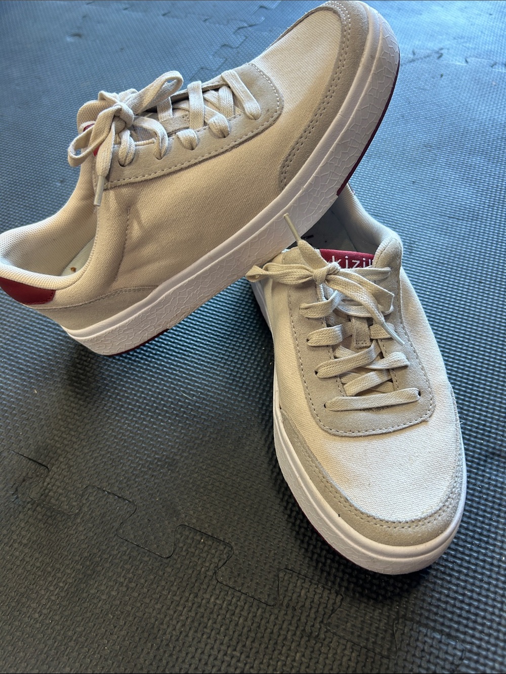 Kizik Prague Sneakers (unisex!)